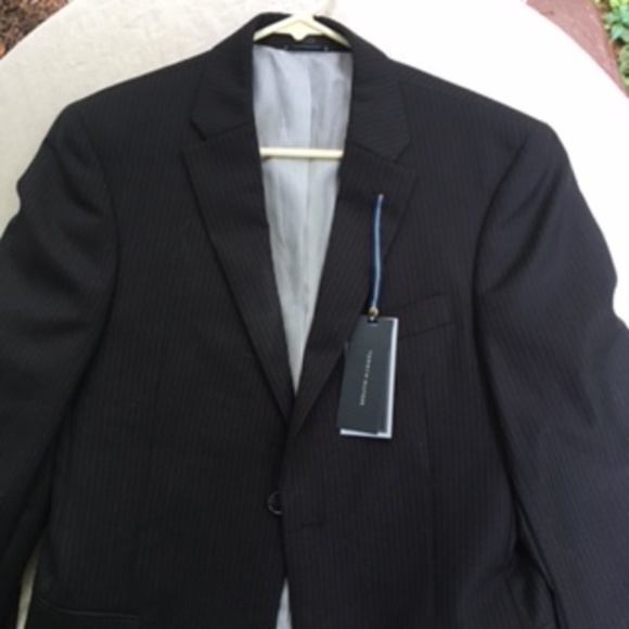 Navy Pinstripe 90% off New with Tags Tommy Hilfiger 2-Button - Picture 8 of 8